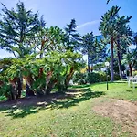 Apartment Free Parking-sea View, With Pool & Garden