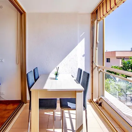 Free Parking-sea View, With Pool & Garden Apartman *